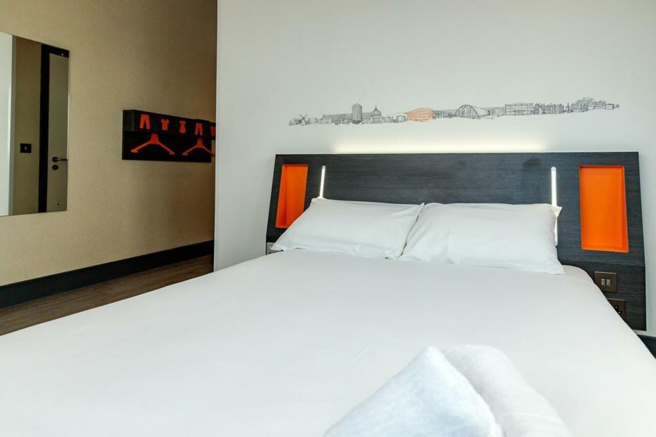 Easyhotel Milton Keynes Ngoại thất bức ảnh