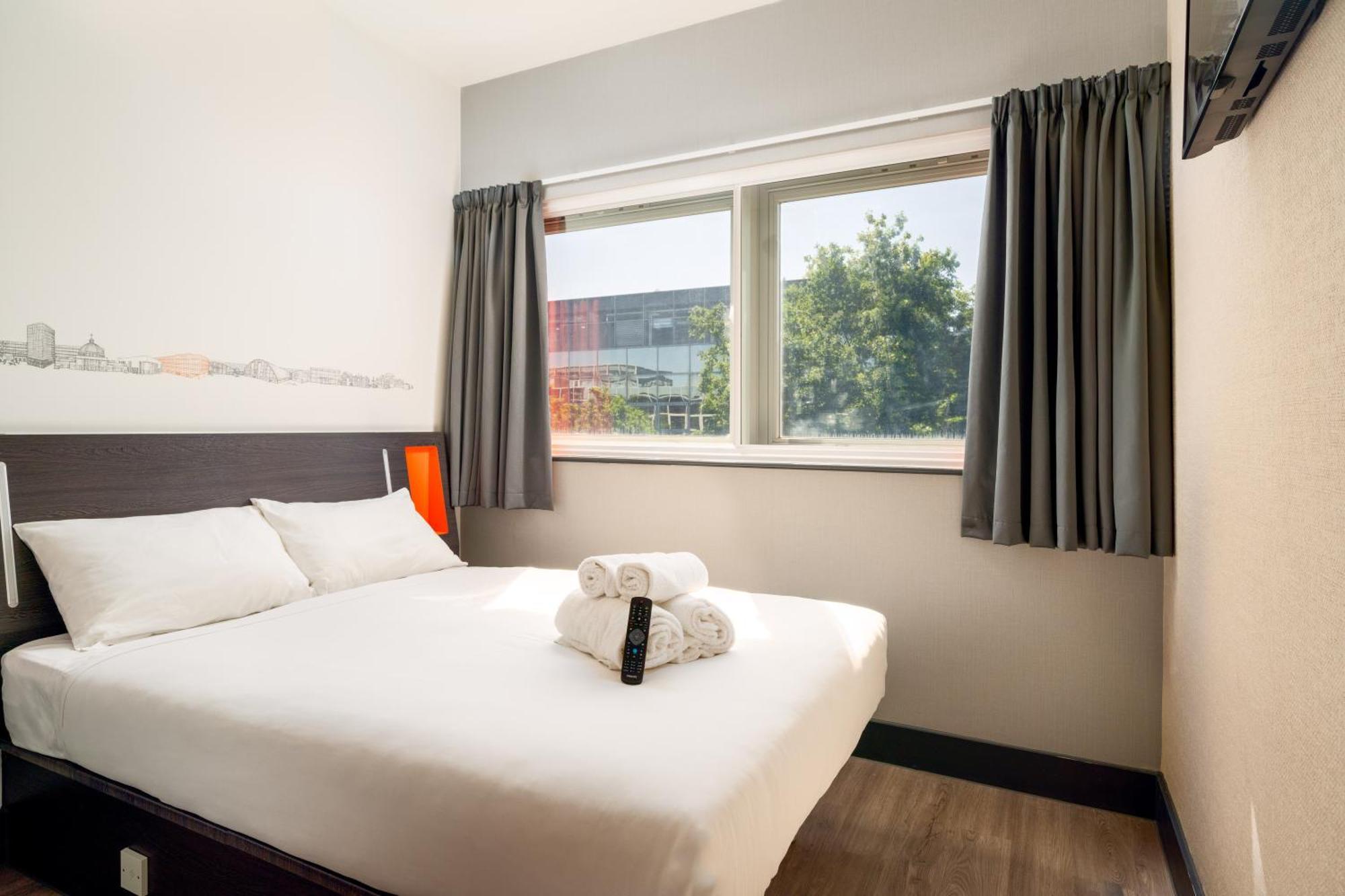 Easyhotel Milton Keynes Ngoại thất bức ảnh