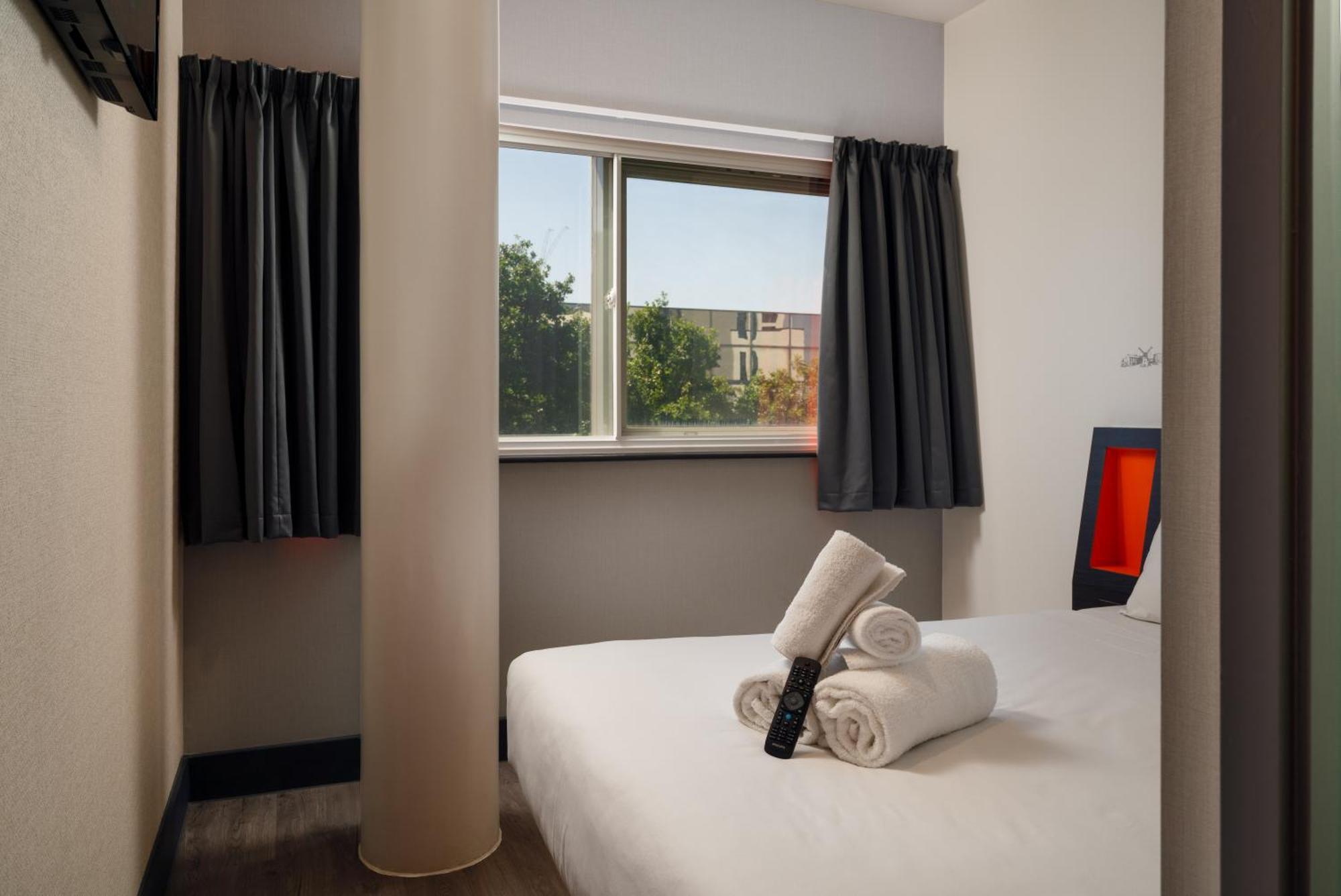 Easyhotel Milton Keynes Ngoại thất bức ảnh