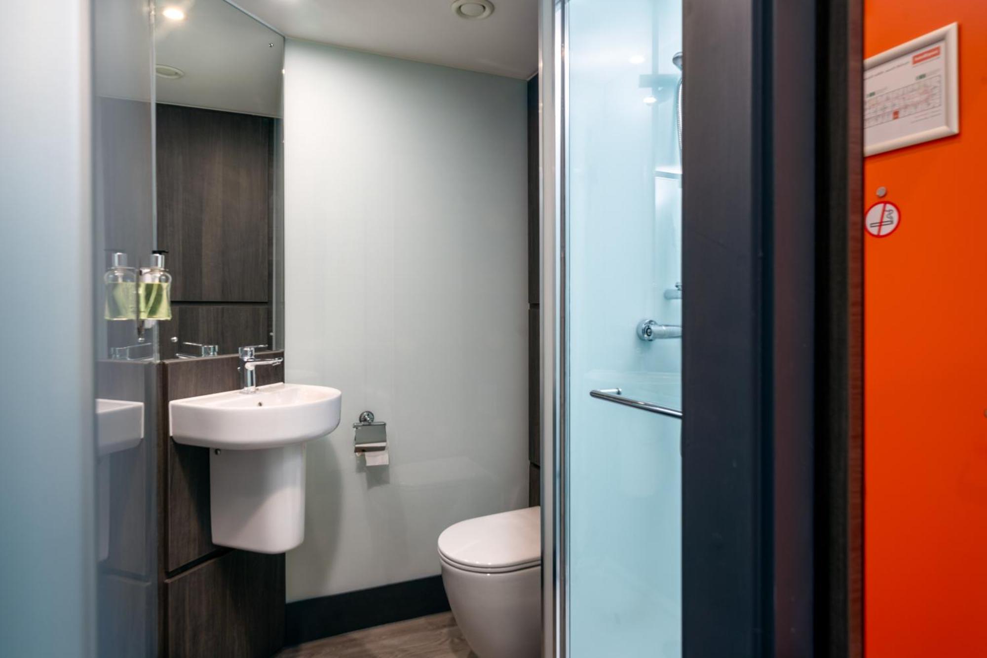 Easyhotel Milton Keynes Ngoại thất bức ảnh
