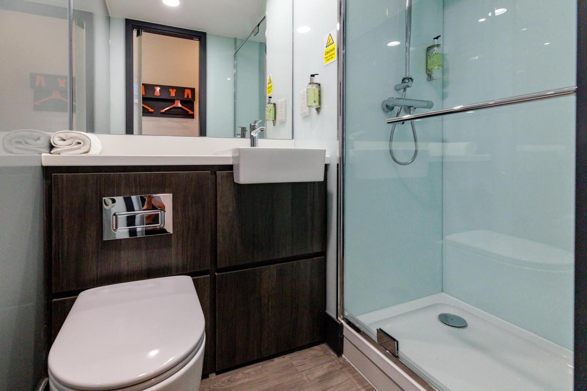 Easyhotel Milton Keynes Ngoại thất bức ảnh