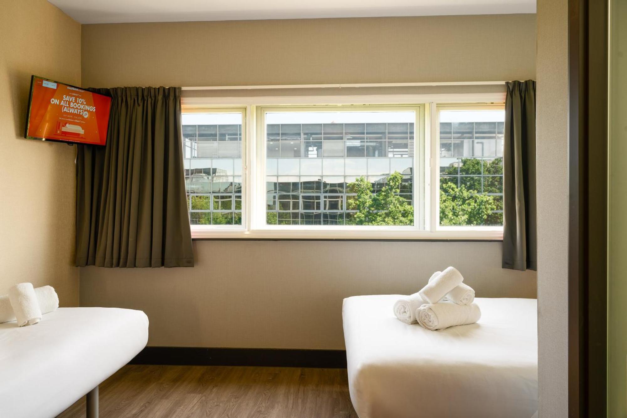Easyhotel Milton Keynes Ngoại thất bức ảnh