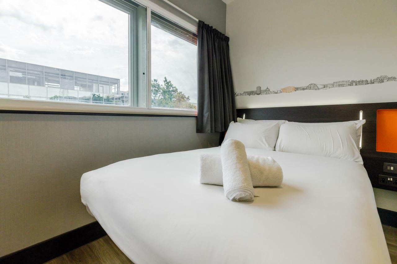 Easyhotel Milton Keynes Ngoại thất bức ảnh